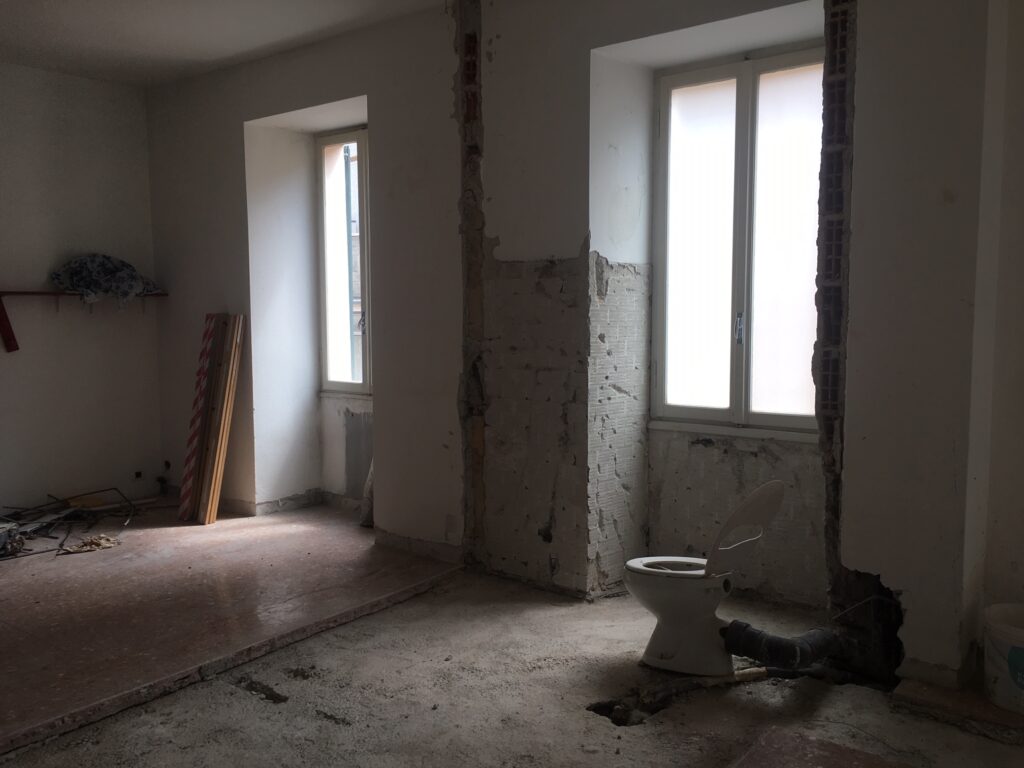 Ristrutturare casa a Brescia e provincia: i rischi del fai-da-te (e come evitarli)